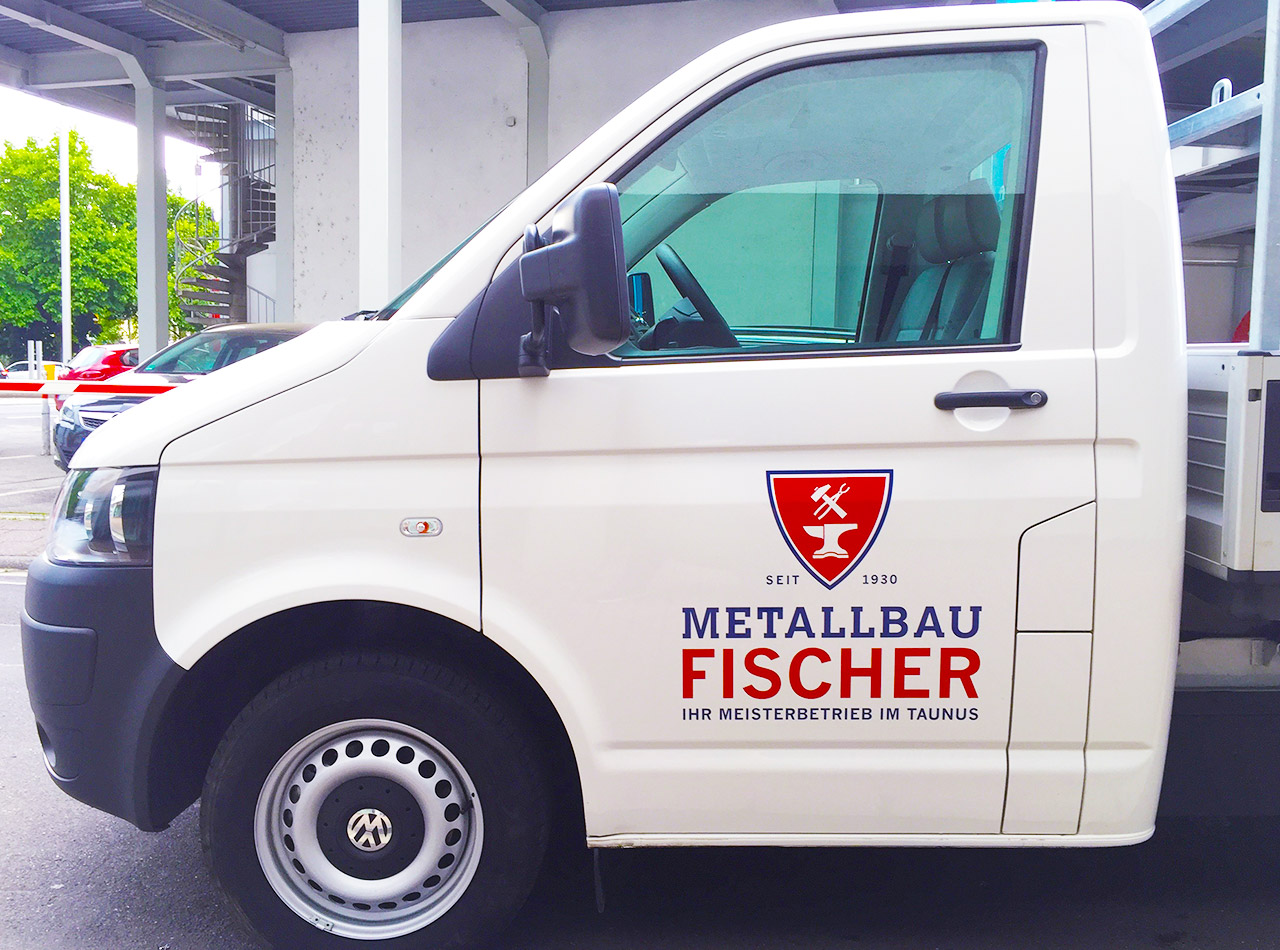 Metallbau-Fischer-Fahrzeugbeschriftung-commtools_1280x950px1 Fahrzeugbeschriftung Tür für Metallbau Fischer